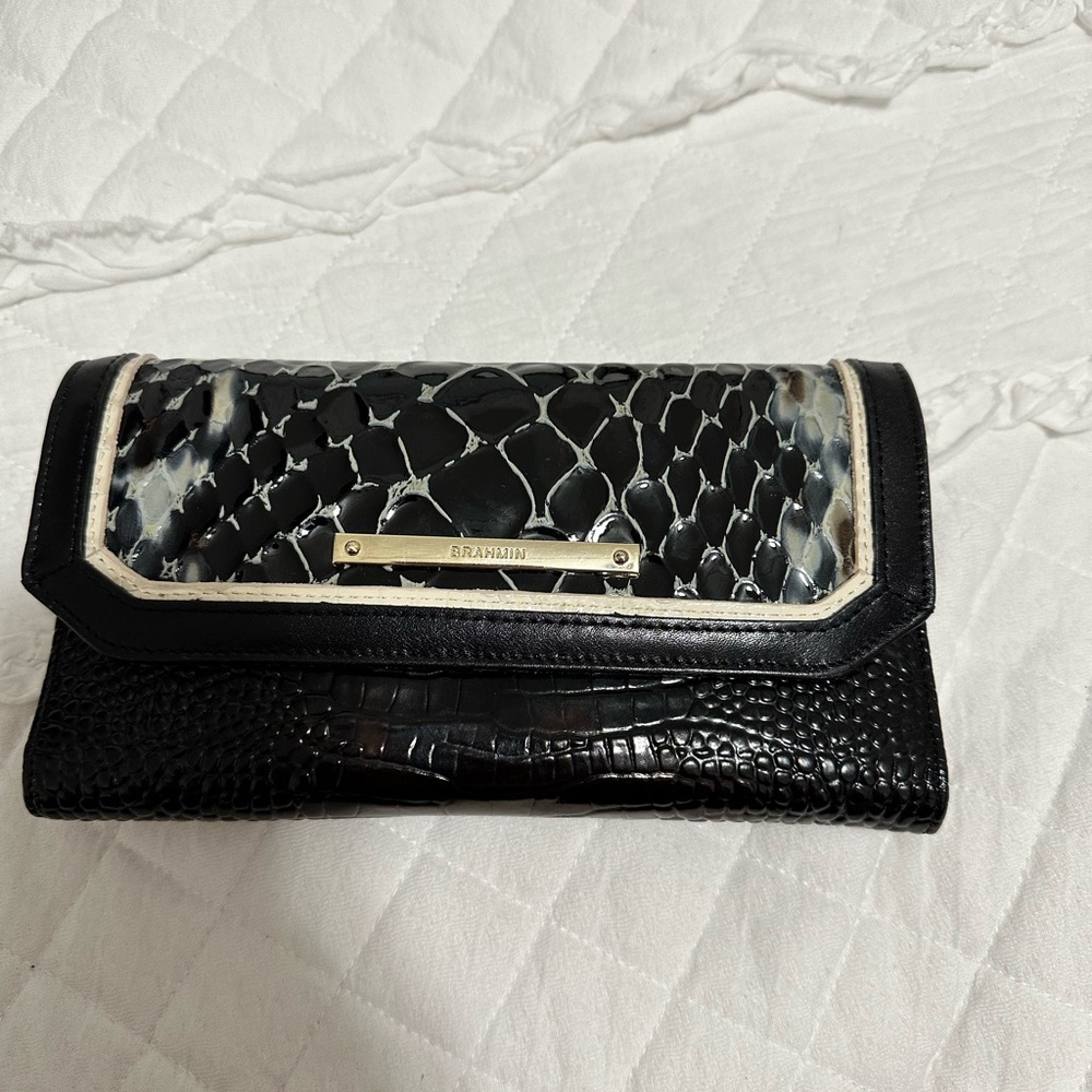 Brahmin wallet